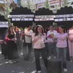 atama bekleyen ogretmenlerden meb onunde siyah celenkli protesto uSZzDuyu