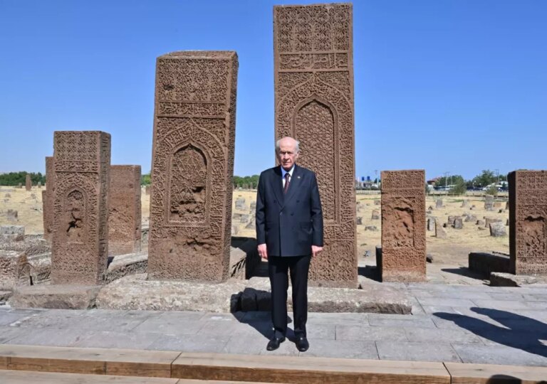 bahceli onumuzdeki altin firsat heba edilmemeli Ubm2tZhl