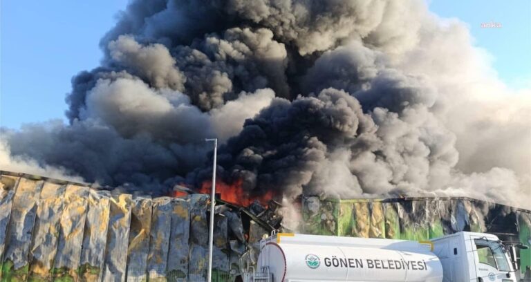 balikesir gonende fabrika yangini 2 kisi hayatini kaybetti WlseNB34