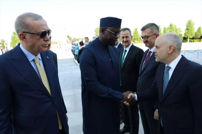 cumhurbaskani erdogan senegal basbakani sonkoyu resmi torenle karsiladi L4KldOey