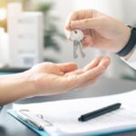 ev alacak ve kiralayacaklar dikkat yetkili emlaklar artik bu tabelayi kullanacak lnXX4BmY