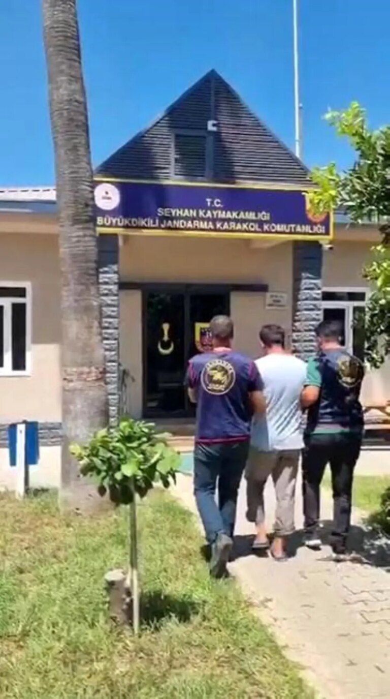 hirsizlik suclusu ty yakalandi FbO1LYrl