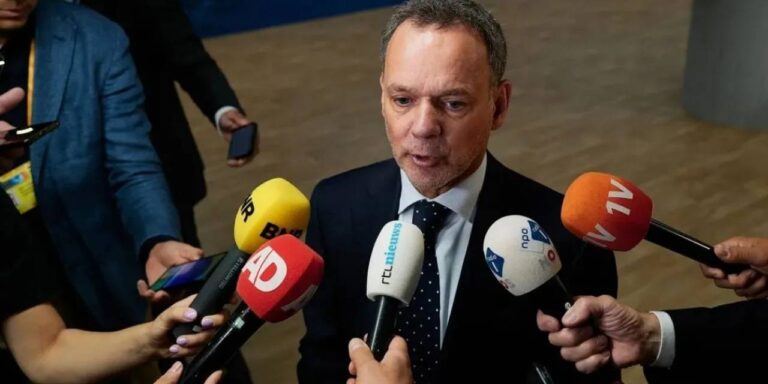 hollanda hukumetinde israil krizi disisleri bakani istifa etti 3tmdYH4H