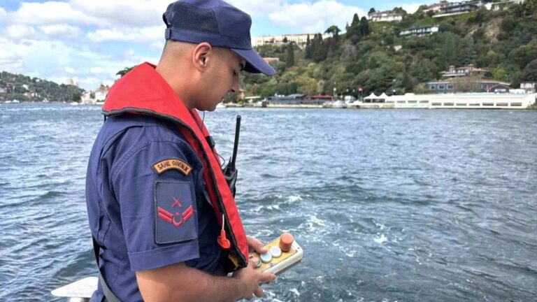 istanbulda kaybolan yuzucu icin arama calismalari devam ediyor kEpQwAcY