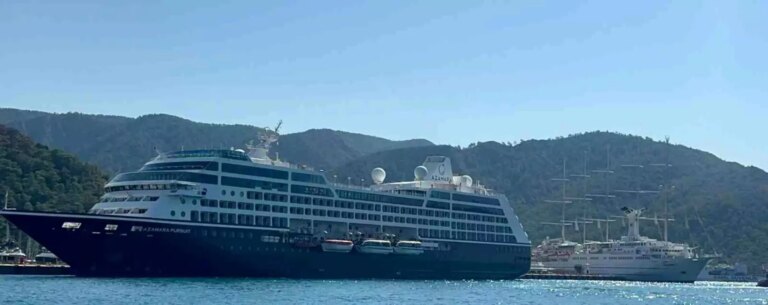 marmariste iki buyuk yolcu gemisi MQM3kGzG