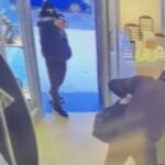 umraniyede soygun girisimi 5 maskeli ellerinde silahla geldiler F16PPfHj