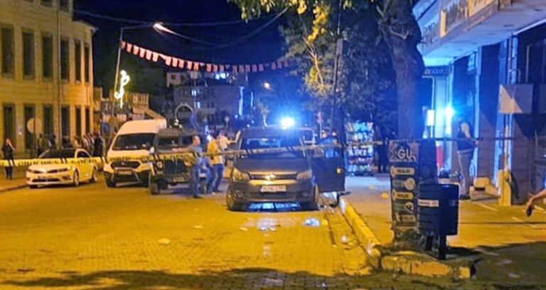 is yerine kanli saldiri 2 kisi hayatini kaybetti F2yU58ju