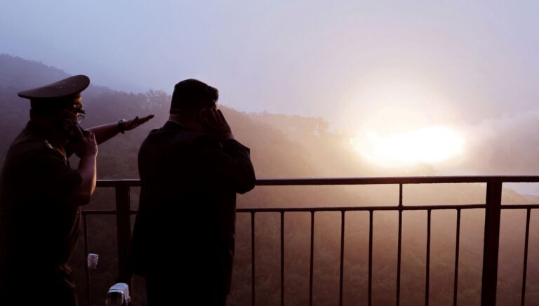 kuzey kore motoru atesledi kitalararasigovde gosterisi MYSwk3uh