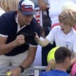 tenis macinda cocugun sapkasini calan milyonerden tepki ceken ozur wbdClSmc