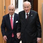 toz duman icinde her sey konusuluyor hikmet cetini sasirtan kulis rA8JA2af