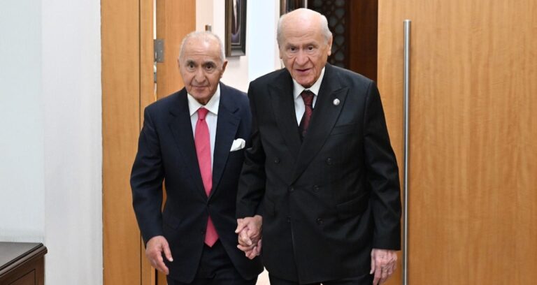 toz duman icinde her sey konusuluyor hikmet cetini sasirtan kulis rA8JA2af