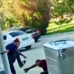 vicdanlari yaralayan goruntu babasi yasindaki kagit toplayicisini tekme tokat dovdu zKh7EvJt