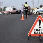 afyonda kaza refuje giren otomobilde 2 kisi yaralandi swcdT4MF.jpg