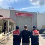 hirsizlik sucundan cezaevine gonderildi 8gwvXGSj.jpg