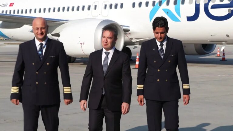 ajet filosunu yeni boeing 737 8 max ucaklariyla guclendiriyor rE1BWPH8.jpg