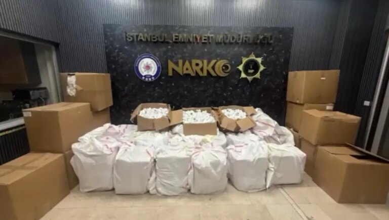buyuk-uyusturucu-operasyonu-19-milyon-hap-ele-gecirildi-YYvjIADZ.jpg