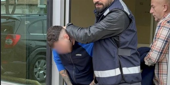 cezaevi ziyaretinden donen arkadasini bicakladi tutuklandi 8OqIeunH.jpg