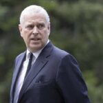 ingiltere krali charles kardesi prens andrewun unvanlarini geri aldi U5Sc68Db.jpg