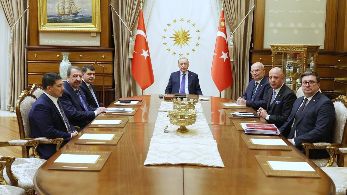 cumhurbaskani-erdogan-ankaranin-ekonomi-aktorlerini-kulliyede-agirladi-OiUXTum5.jpg