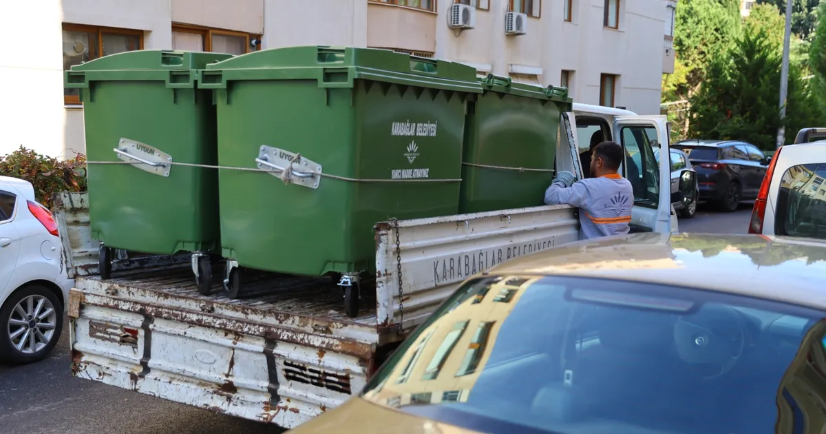 izmir-karabaglarda-cop-konteynerleri-yenileniyor-nsDLQCeF.webp
