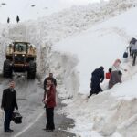 karabet-gecidi-yogun-kar-nedeniyle-ulasima-kapatildi-LLkq9Pda.jpg