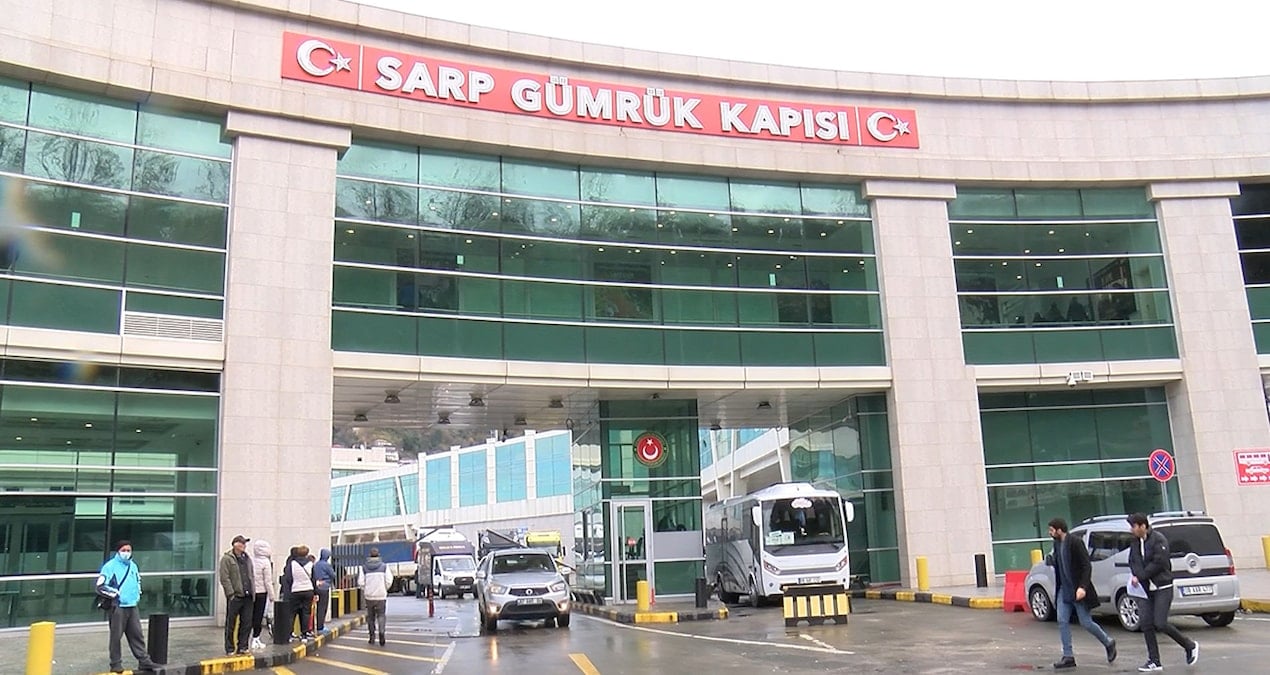 kimlik-ve-pasaport-giris-icin-yeterli-degil-DkVCadHF.jpg
