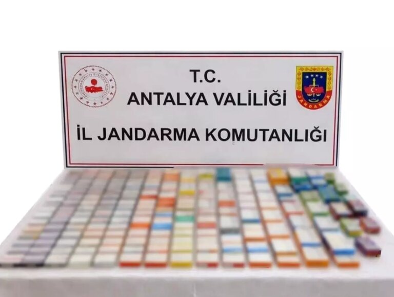 alanyada-kacak-elektronik-sigara-ve-gozluk-operasyonu-MucAlIak.jpg