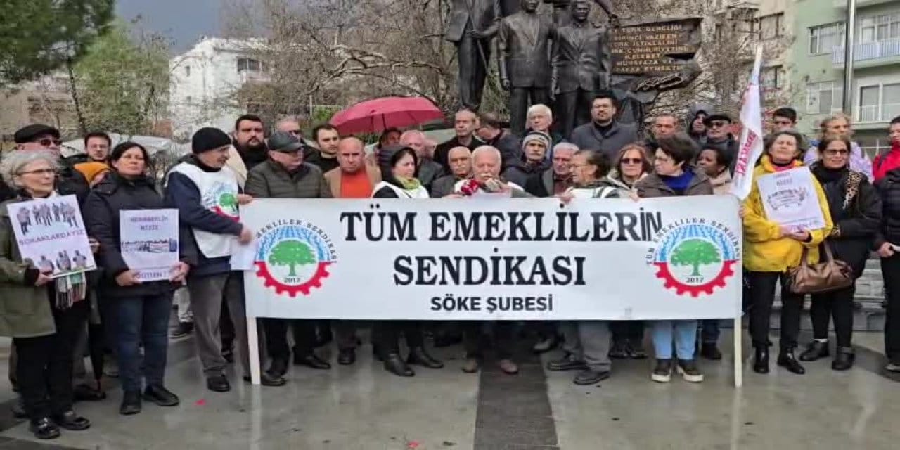 emeklilerden-sokede-eylem-sadaka-degil-hakkimizi-istiyoruz-sMaEMZOu.jpg