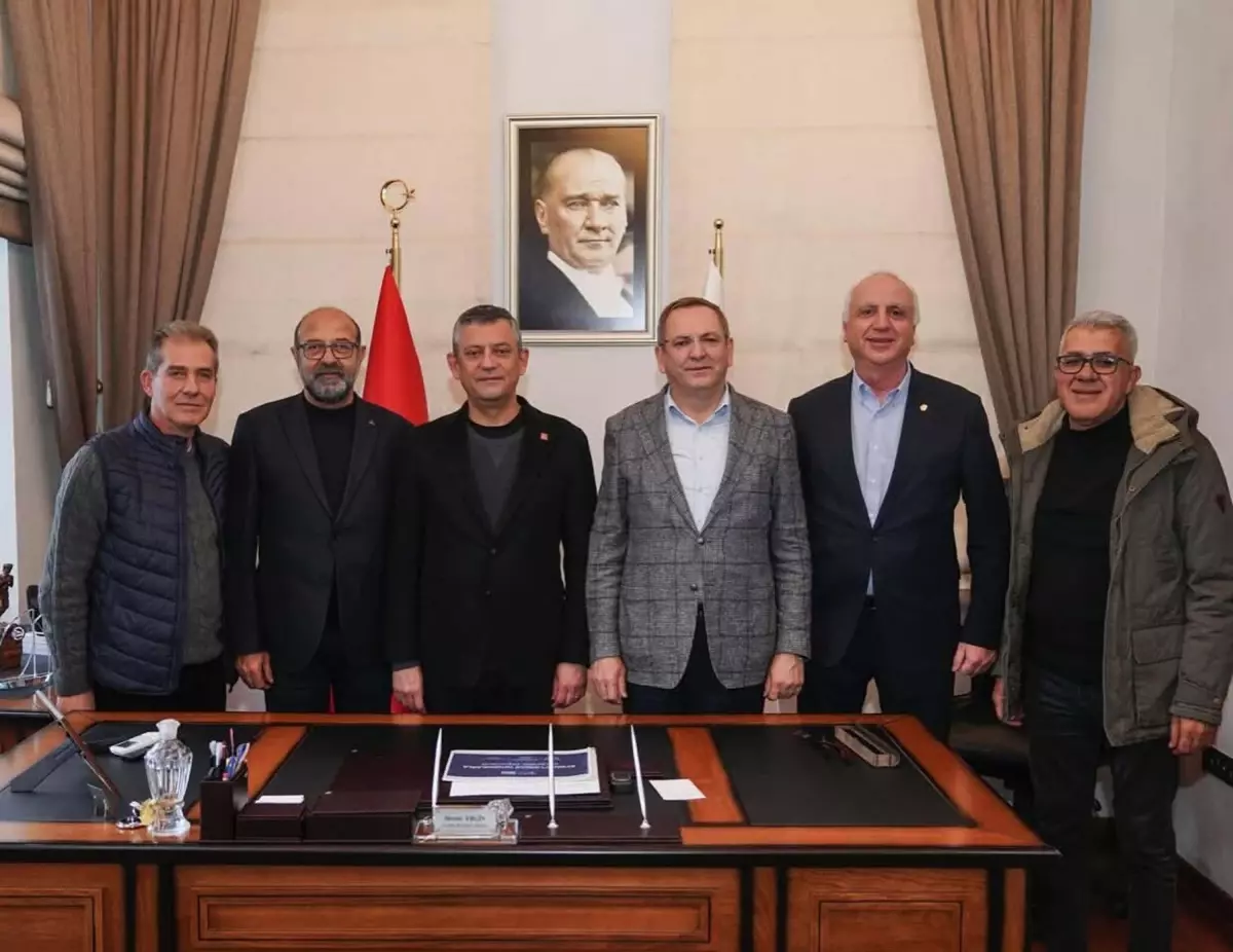 ozgur-ozel-ayvalik-belediyesini-ziyaret-etti-dECzsvT8.jpg