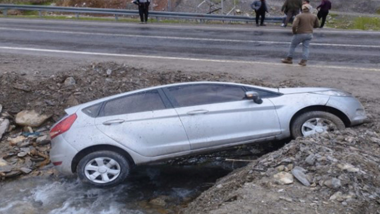 Kontrolden Çıkan Araç Kanala Düştü: İki Yaralı