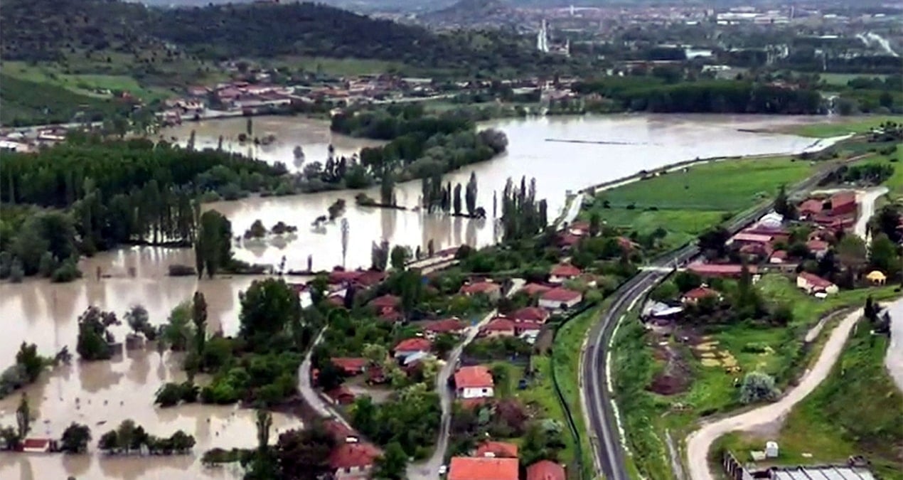 Almus Barajı’nda Taşkın Tehlikesi: Evler Boşaltılıyor, Güvenlik Önlemleri Artırıldı
