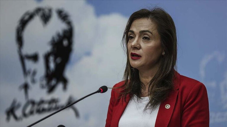 chpli-ilgezdiden-cezaevi-tepkisi-insan-onuru-parmakliklar-ardinda-cigneniyor-8fncMxKP