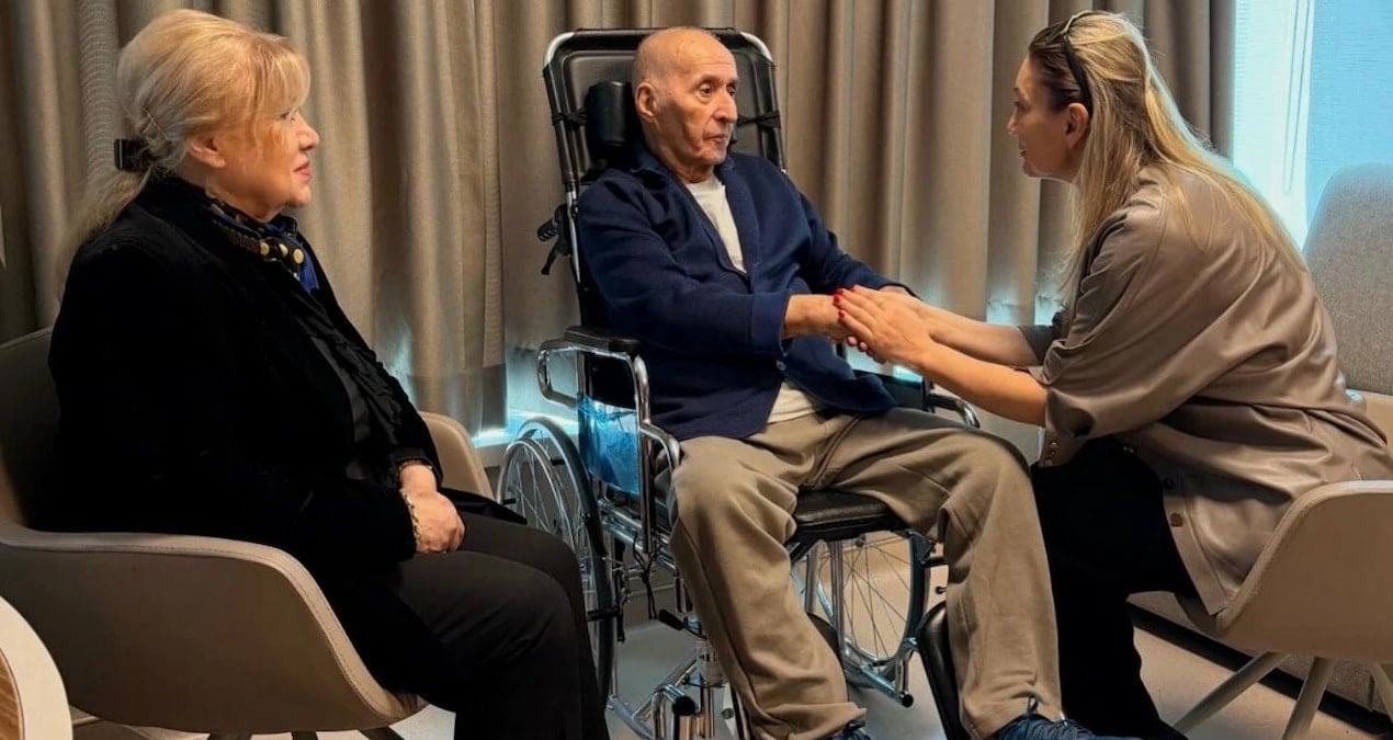 Dilek Kaya İmamoğlu, Eski CHP Genel Başkanı Hikmet Çetin’i Hastanede Ziyaret Etti