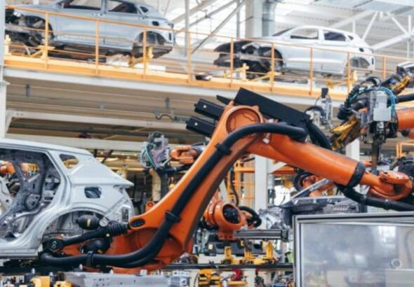 fabrika-dugmeye-basti-elektrikli-otomobillerden-vazgecti-v6-benzinli-motorlara-geri-dondu-5WPs3vrG
